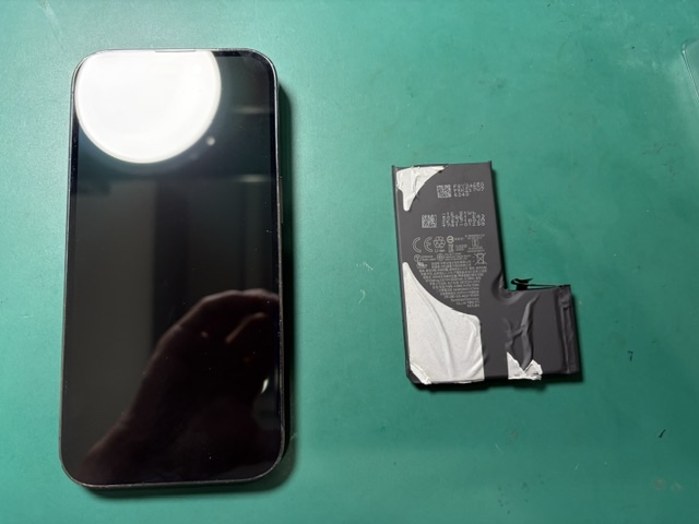 神戸市からお越しのお客様よりiPhone14Proのバッテリー交換をご依頼いただきました！